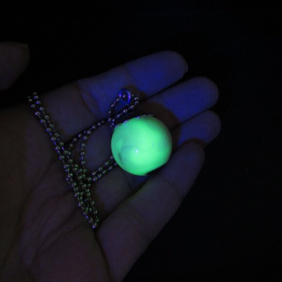 Vintage Uranium glass marble pendant - Picture 15 of 15